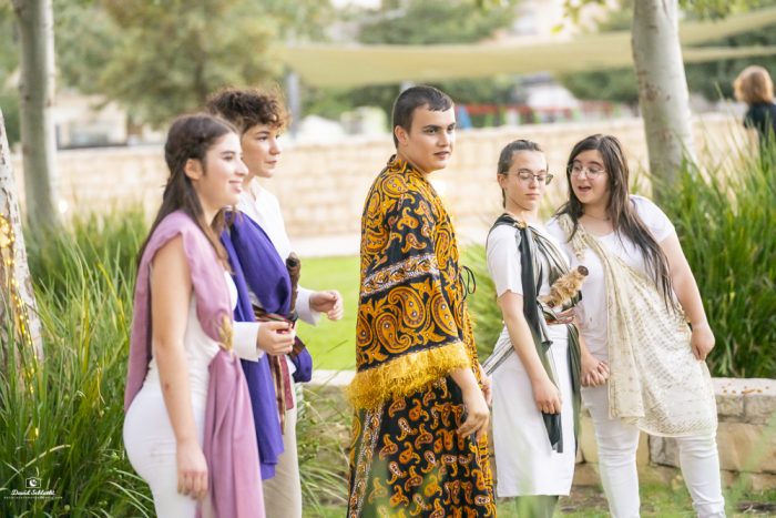 The fInal presentation of the 2023 Shakespeare Summer Intensive for Teens. Photo: David Schlacht.